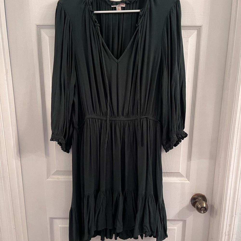 Women’s Black V-Neck Long Sleeve Dress